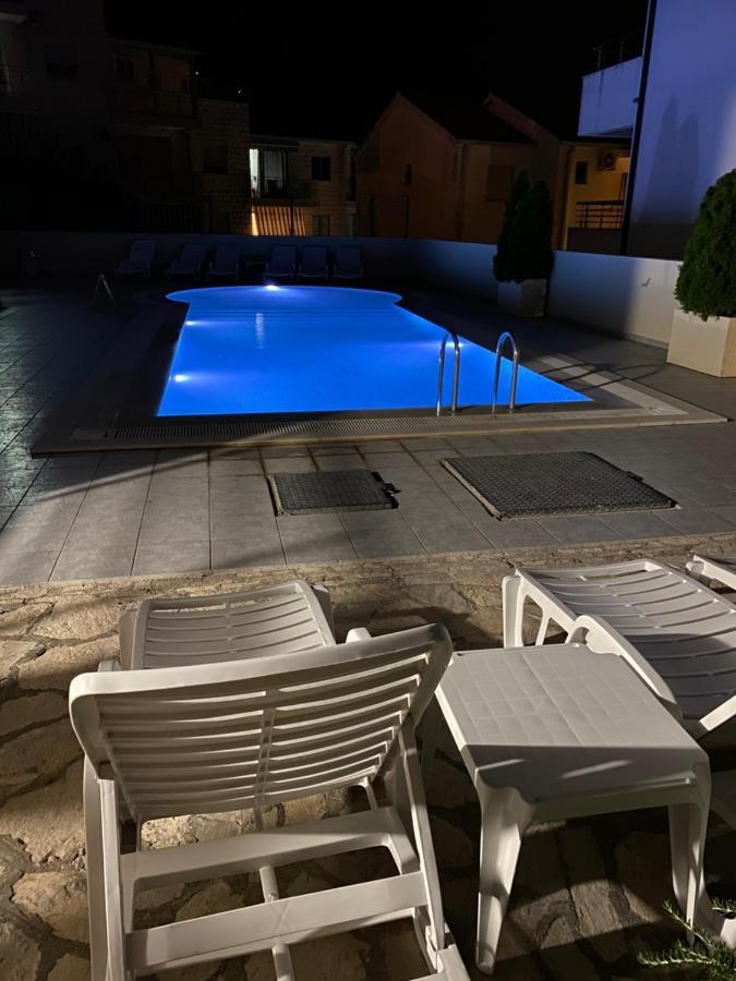Deluxe Pool Apartment 4 Petrovac Екстер'єр фото