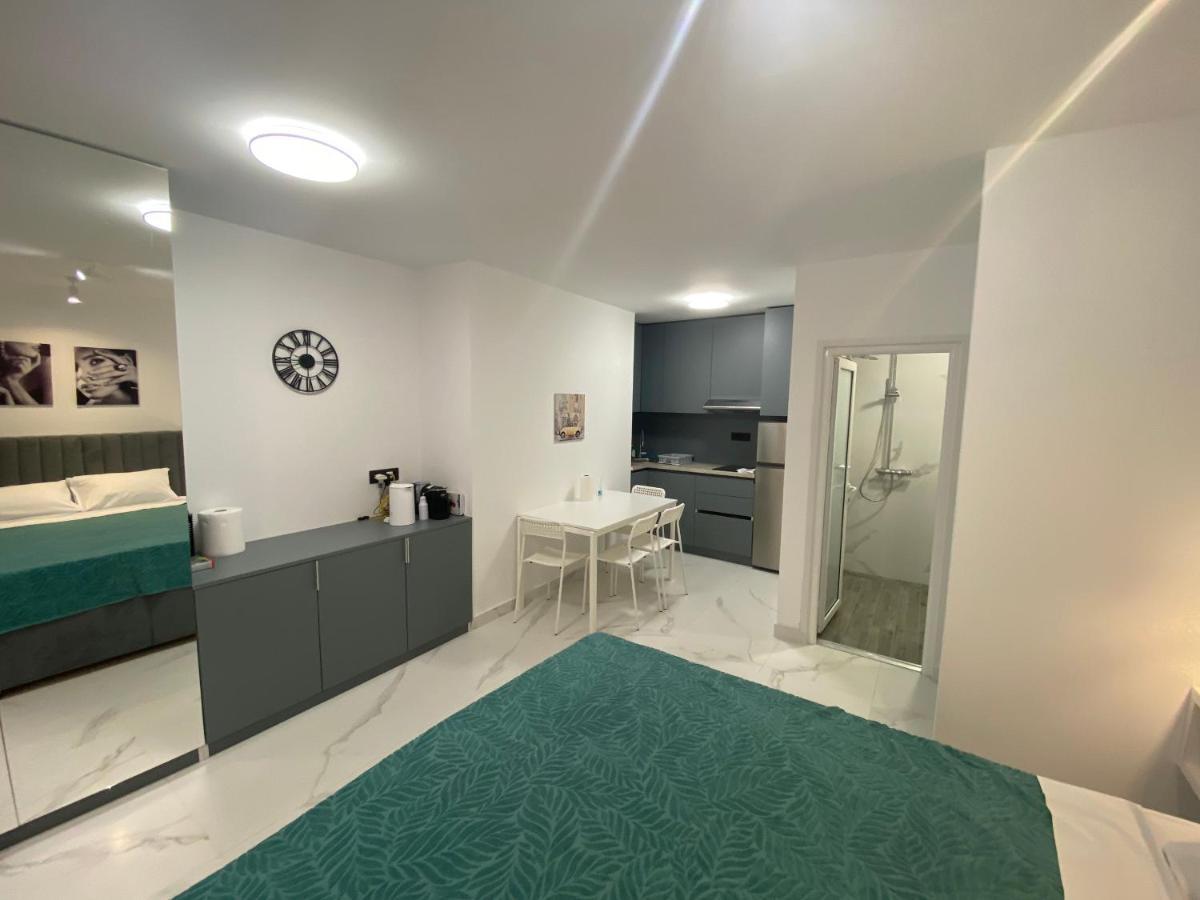 Deluxe Pool Apartment 4 Petrovac Екстер'єр фото