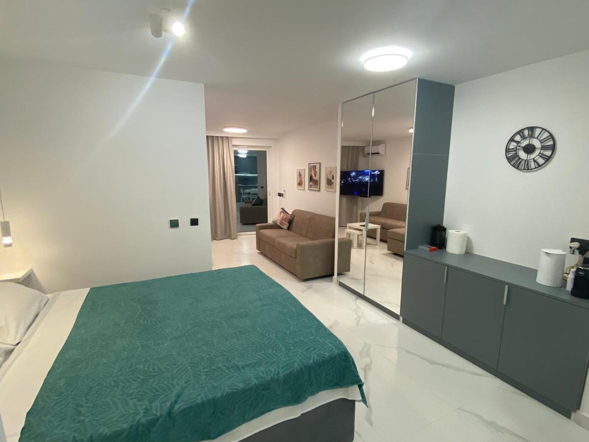 Deluxe Pool Apartment 4 Petrovac Екстер'єр фото